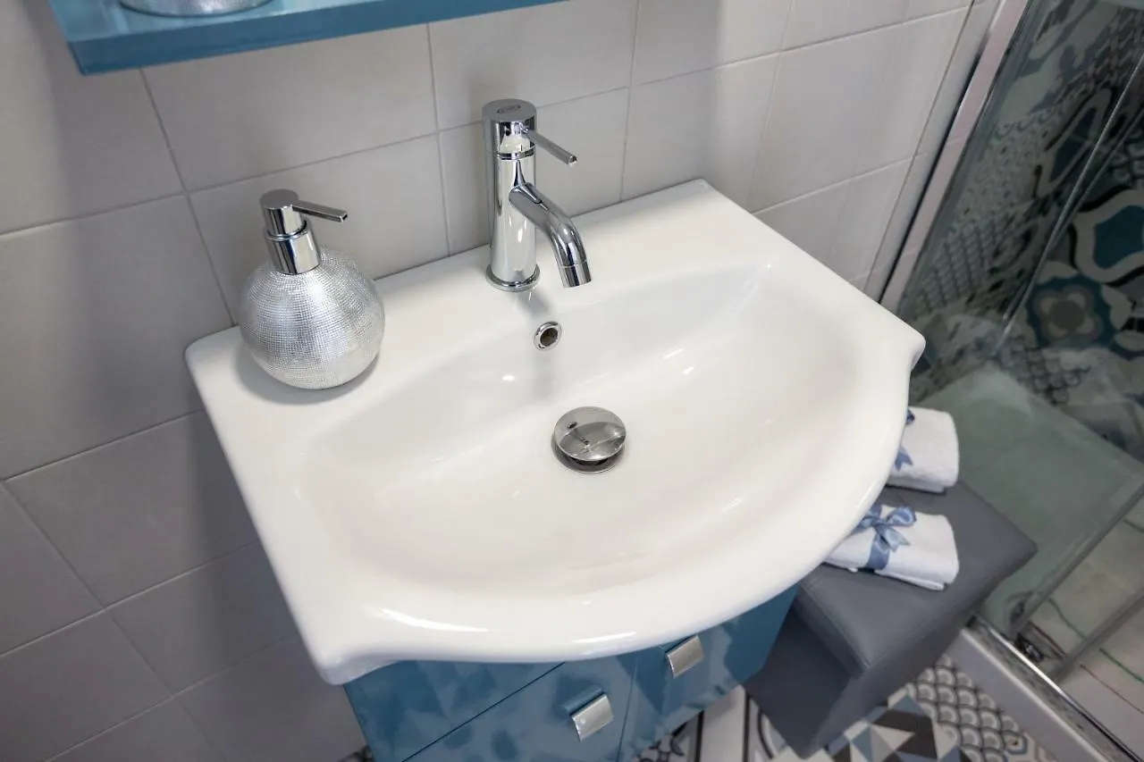 Porta Levante Guest House Бари 0*,  Италия